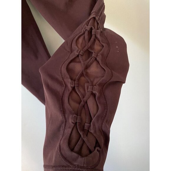 Lululemon Tied To It 7/8 Tight 25" Black Cherry Size 6 Leggings - Picture 7 of 14